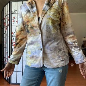 Chic jacket, with sequenced chest area n on right pocket